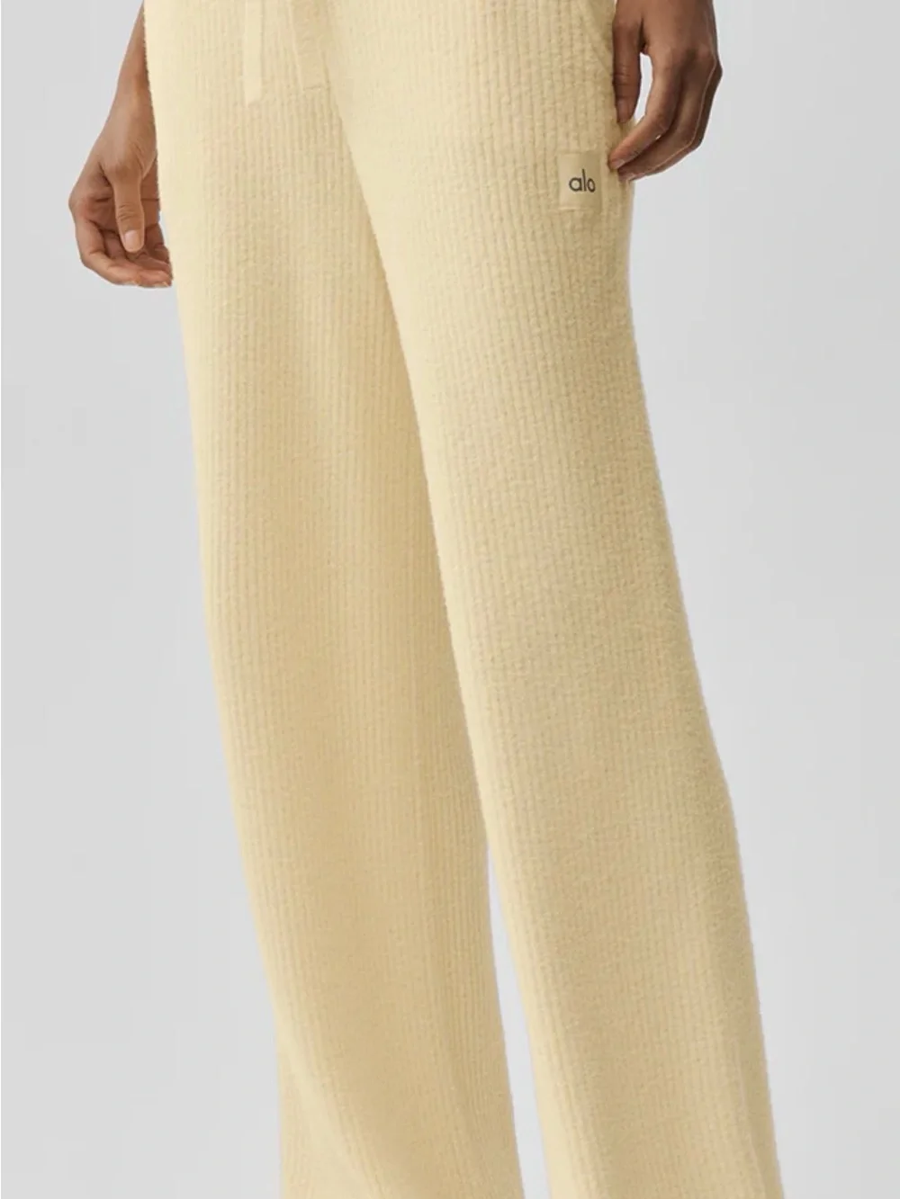 700. Alo Yoga Snuggle Up Sweater High-Waist Wide Leg Pants xs